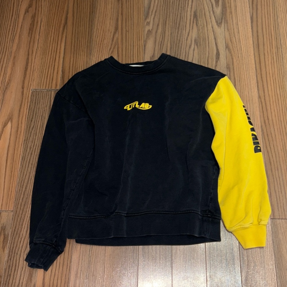 Rare Pokemon Nintendo Litlab Crewneck Sweatshirt Pikachu Size Medium - Picture 1 of 5